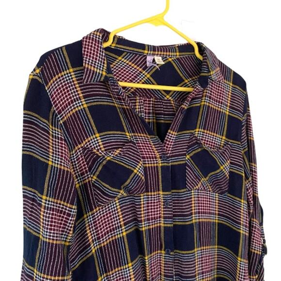 Francesca’s Spring In Tow Flannel Button Down - Picture 2 of 10